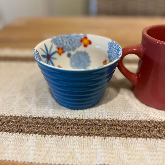 2 coffee cups! Starbucks cup. Life is good cup. - Picture 5 of 9